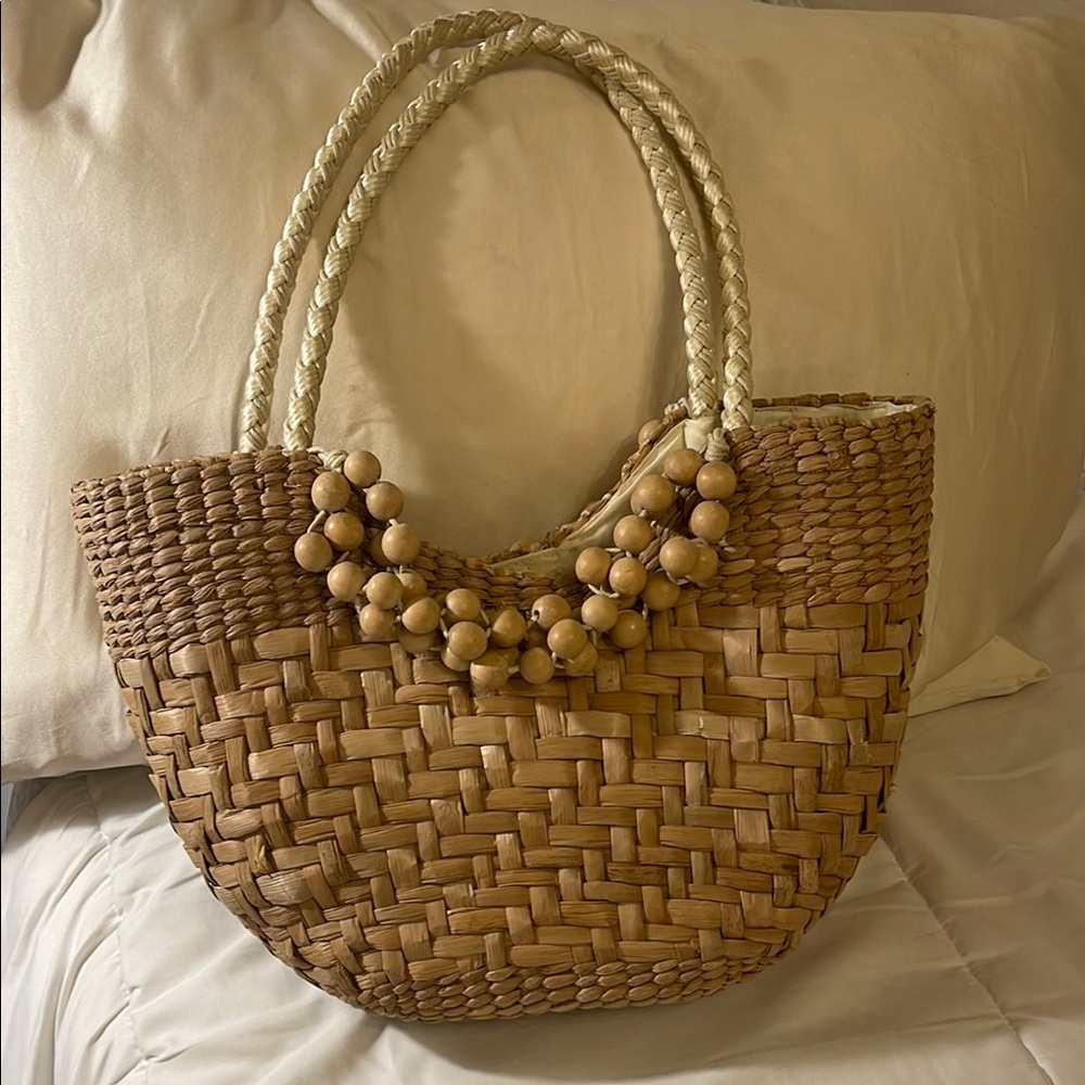 Elegant Woven Straw Tote Bag